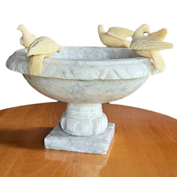 Vtg Hand Carved Italian Marble Pedestal Bird Bath/Fruit Bowl w/4 Removable Doves - Picture 2 of 16